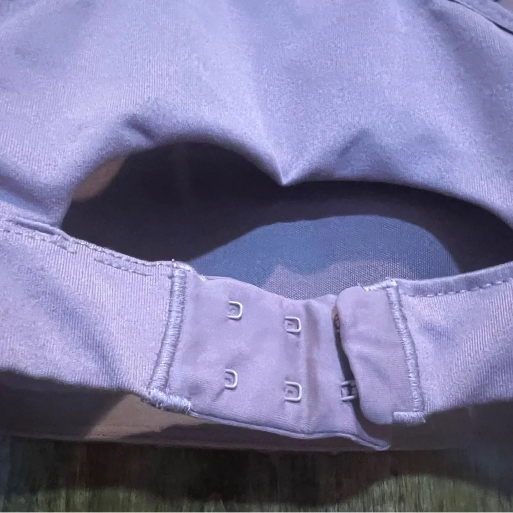 Patterned Sports Bra - Picture 6 of 8